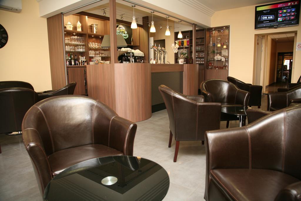 Logis Hotel- Restaurant La Renaissance Baccarat Exterior photo